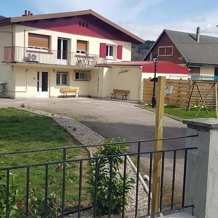 Logis Proche Gerardmer Avec Διαμέρισμα *